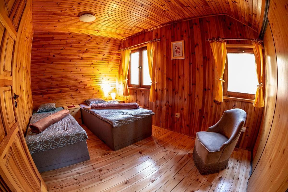 Aura Grotniki Hotell Grotniki  Exteriör bild